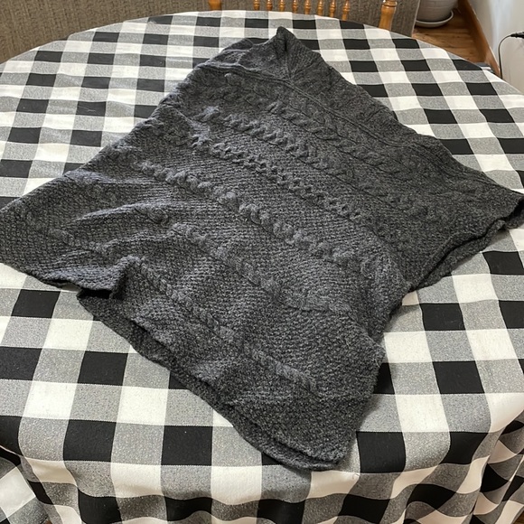 Inis Crafts Ireland 100% Merino Wool High Neck Poncho Cable Sweater Gray S/M - Picture 5 of 9